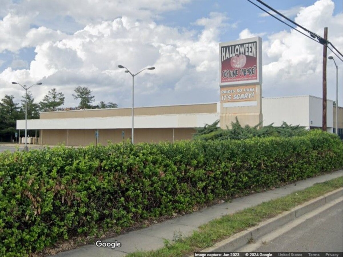 Vacant Store in Edgewater Sold to Anne Arundel County, Recreation